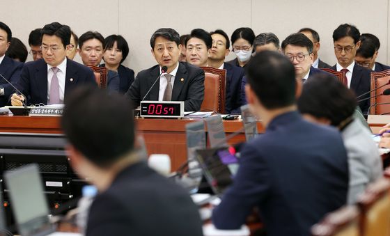 [국감]안덕근 산업부 장관 "체코 원전 건설에 금융지원 약속 없었다"