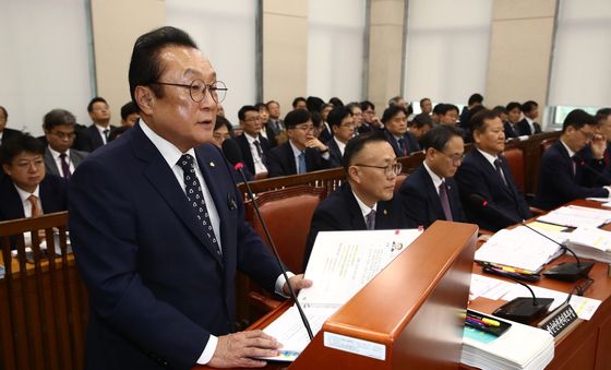 [국감]답변하는 김인 새마을금고중앙회장