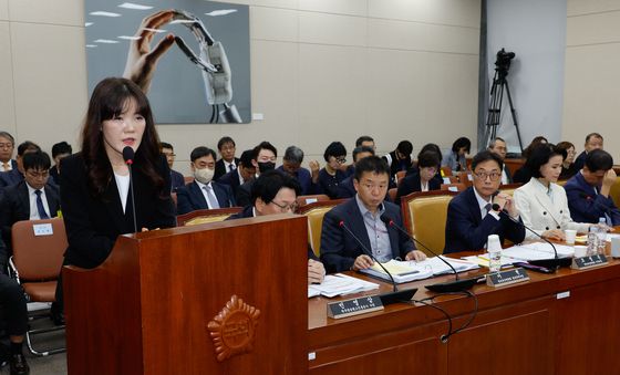 [국감]답변하는 김수향 네이버 뉴스서비스 총괄전무