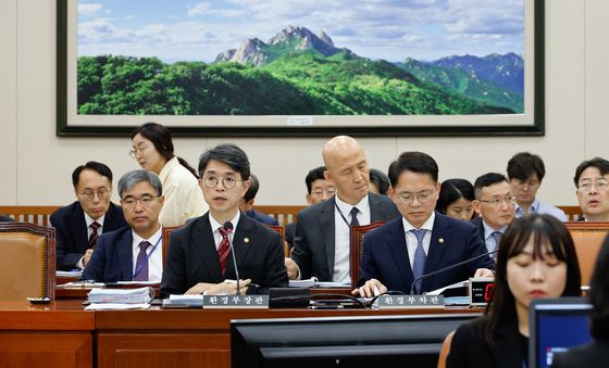 [국감]답변하는 김완섭 환경장관