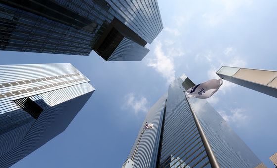 삼성전자, 나홀로 '반도체 한파'