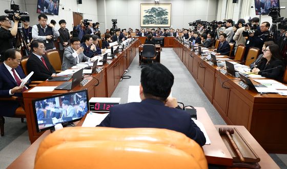 [국감]고성 오가는 국회 운영위원회