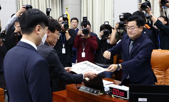 [국감]국회 운영위, 김건희 여사 동행명령장 발부