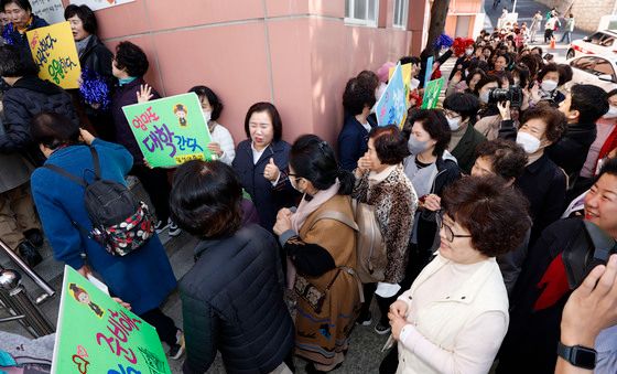 수능 앞둔 만학도 '응원 받으며'