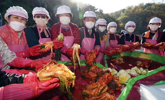 서대문구, 나눔의 김장 담그기 행사…취약계층 가구 500곳에 전달