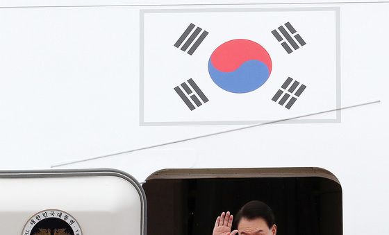 APEC·G20정상회의 참석 위해 출국하는 윤석열 대통령