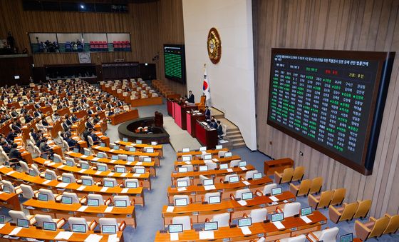 세번째 김건희 특검법, 與 퇴장 속 국회 본회의 통과