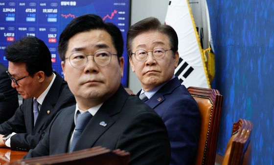 '이재명 무죄' 화면 보는 지도부