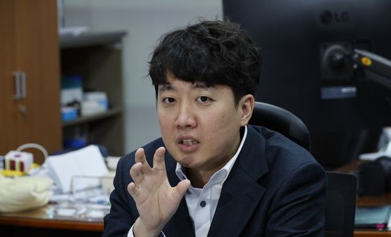 질의에 답하는 이준석