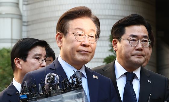 이재명, 1심 징역형 집유…확정 땐 차기 대선 출마 불가