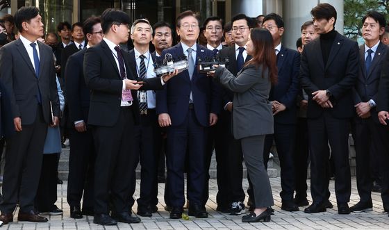 '이재명 1심 선거법 징역형' 비상 걸린 민주당