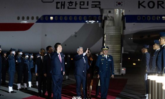 윤 대통령, 페루 도착…APEC 정상회의 일정 시작