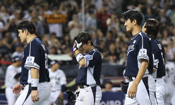 신민재 '아쉬운 한일전'