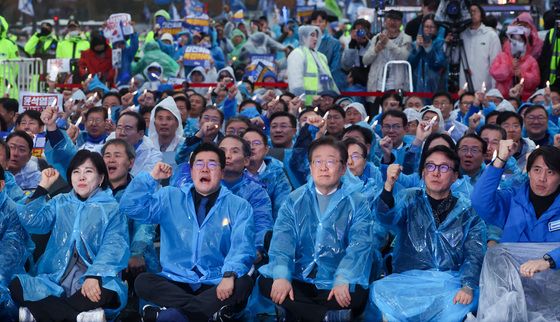 유죄 판결 후 광화문 집회 나선 이재명 대표