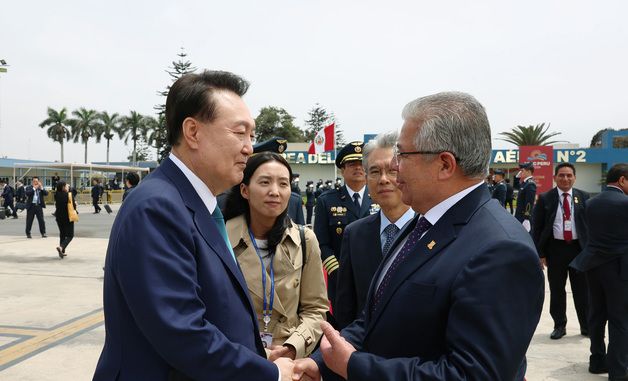 윤석열 대통령, 페루 APEC 마치고 브라질 G20 참석