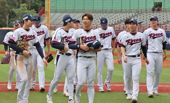 프리미어12 대회 마친 대표팀 '다음엔 더 강해져서'