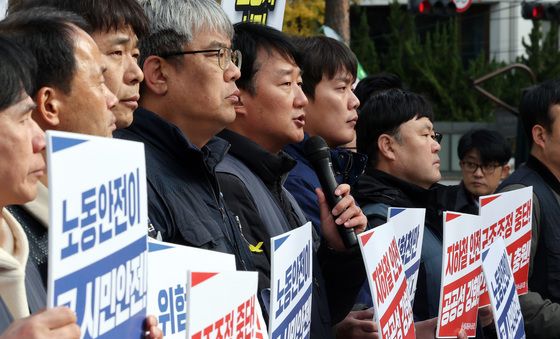 서울교통공사노조 준법투쟁 선포 기자회견 참석한 양경수 위원장