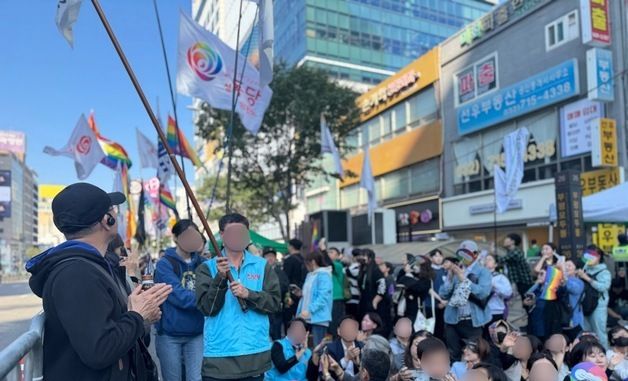 부평역서 제7회 인천퀴어축제 열려