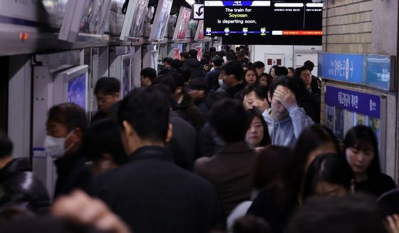 서울 지하철 태업 돌입 '출근길 비상'