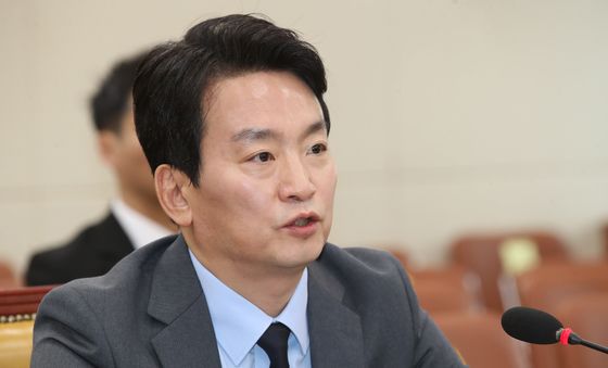 질의 답하는 박장범 후보자