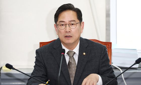 기재위 조세소위 주재하는 박수영 위원장