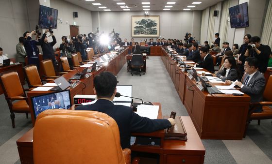 국회 운영위, 대통령실 특활비 삭감 수정안 의결