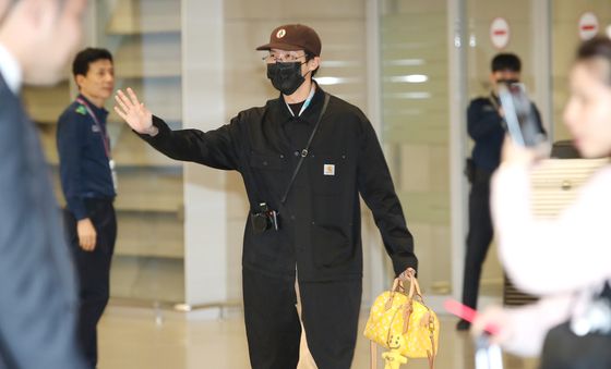 방탄소년단 제이홉, 귀요미 공항 패션