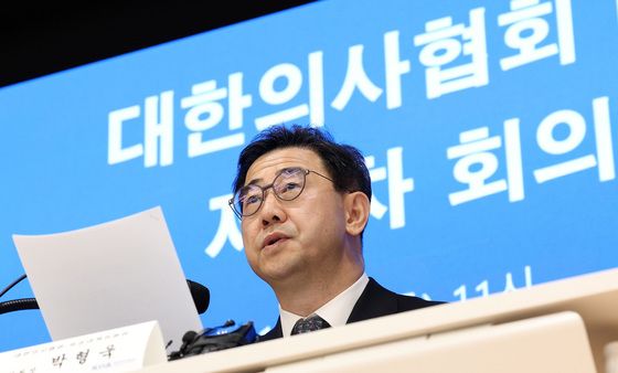 의협 비대위 "2025년 의대모집 중지 촉구…강력 저항·투쟁할것"