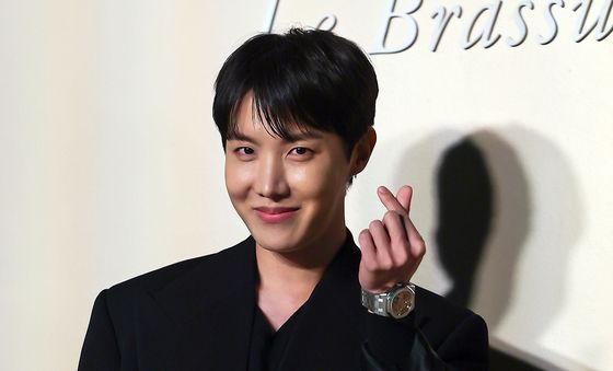 BTS 제이홉, 여심 녹이는 미소