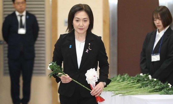 '야스쿠니 참배' 논란 이쿠이나 日 정무관…'사도광산 추도식 헌화'