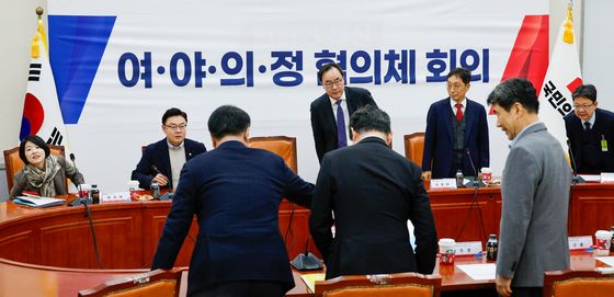 비공개로 열린 여야의정 협의체 3차 회의