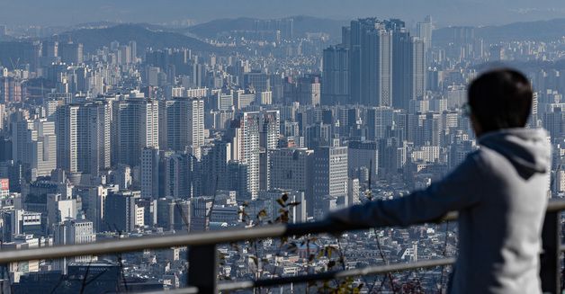 "서울 집값 떨어진다'… 7개월 만에 '하락 전망' 우세