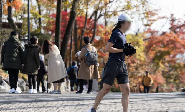 반팔·반바지 입고 러닝