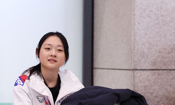 피겨 김채연 '판다와 함께 귀국'