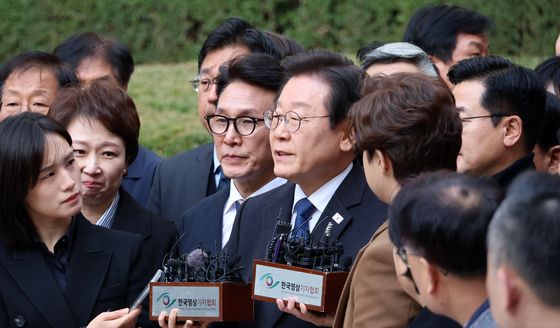 위증교사 1심 무죄 받은 이재명 "국민 삶 위해 최선 다할 것"