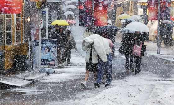 폭설 내리는 명동