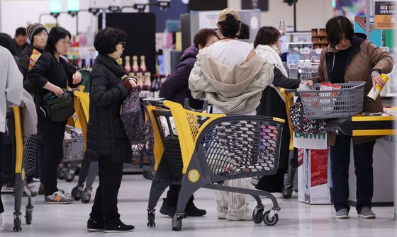 경기부터 살린다…한은 기준금리 0.25%p 인하