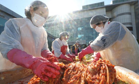 대한적십자사, 관내 취약계층에게 김장김치 전달