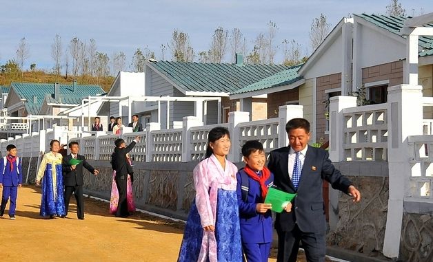 북한, 살림집 건설사업 지속…"농촌문명의 새 모습"