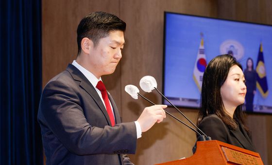 굳은 표정의 김재섭 의원