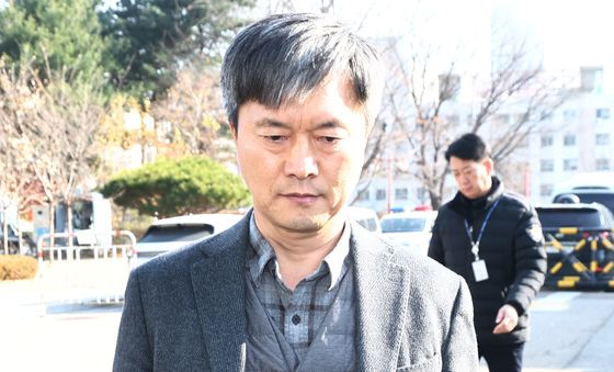 '내란 동조 혐의' 굳은 표정의 국회경비대장