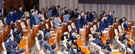 '국무위원 사과' 김문수·노태악은 자리에