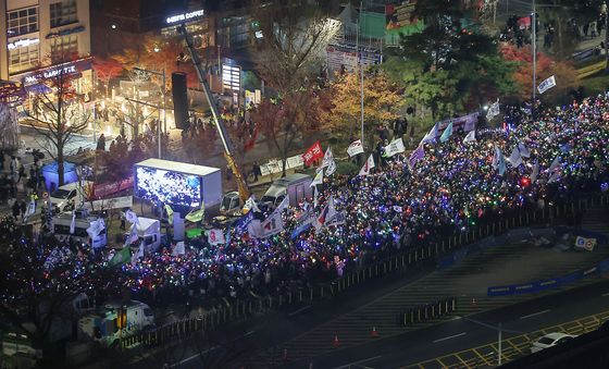 '윤석열 탄핵 촉구 촛불행렬'