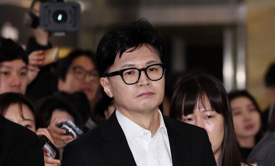 한동훈 '취재진 뒤로하고'