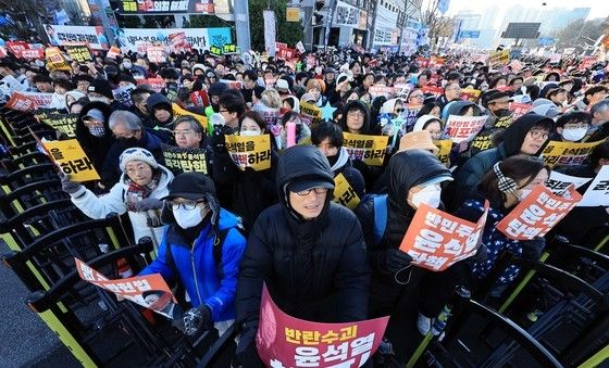 탄핵 촉구하는 시민들