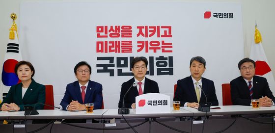 이주호 부총리, 권성동 원내대표 예방