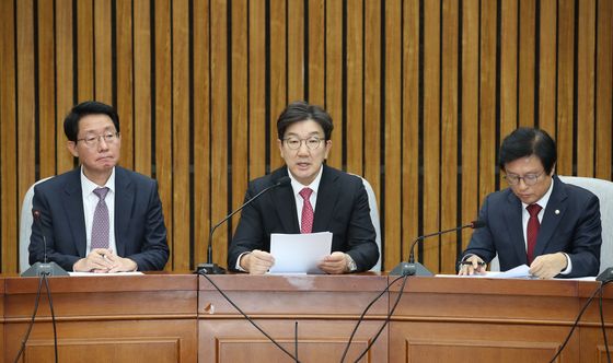 권성동 "한덕수 권한대행, 탄핵 결정 전까지 헌법재판관 임명 할수 없어"