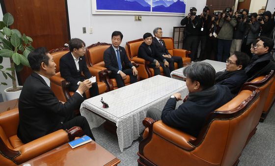 윤석열 대통령 탄핵소추단 첫 회의