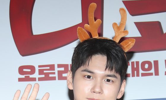 옹성우, 크리스마스 선물 같은 미소