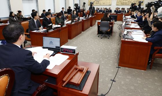 野, 증인 임태희 경기도교육감 고발의 건 '전원 찬성'